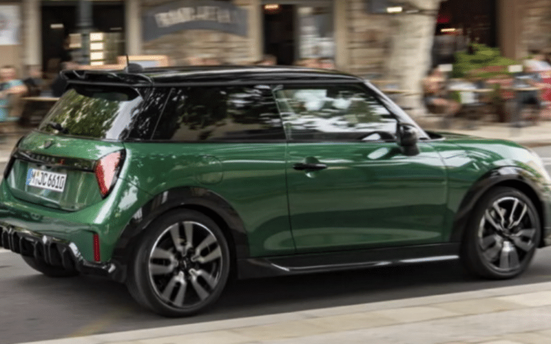 Mini Cooper S сега достапен со John Cooper Works опрема